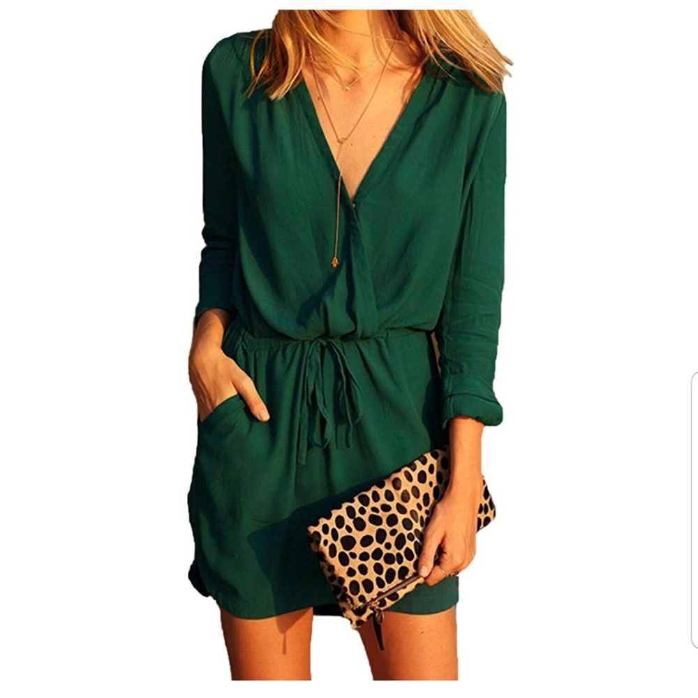 NWT V-neck green drawstring dress